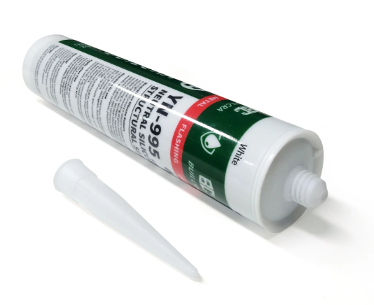 White Roof Sealant Weatherproof Finish Withstands Rain And Snow